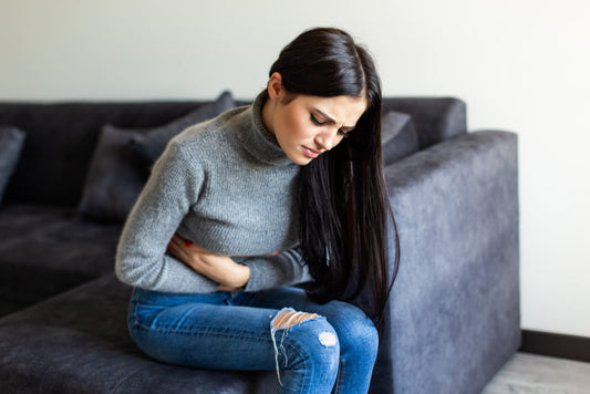 ¿De qué manera el caldo de huesos puede ayudar a aliviar los síntomas de la gastritis?